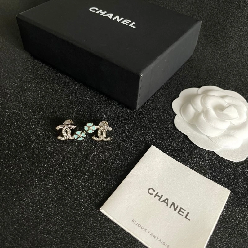 Chanel Earrings Supportive 221170