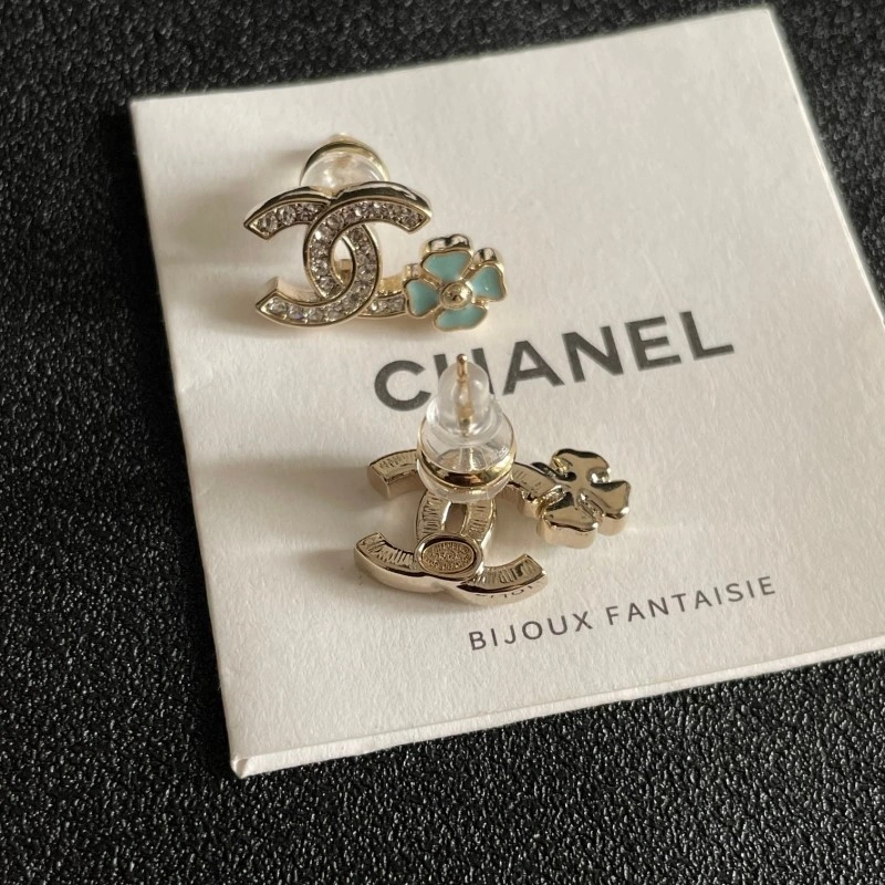 Chanel Earrings Supportive 221170