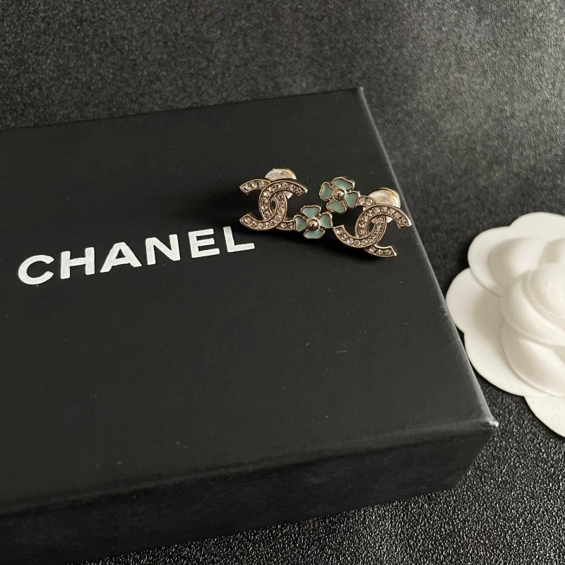 Chanel Earrings Supportive 221170