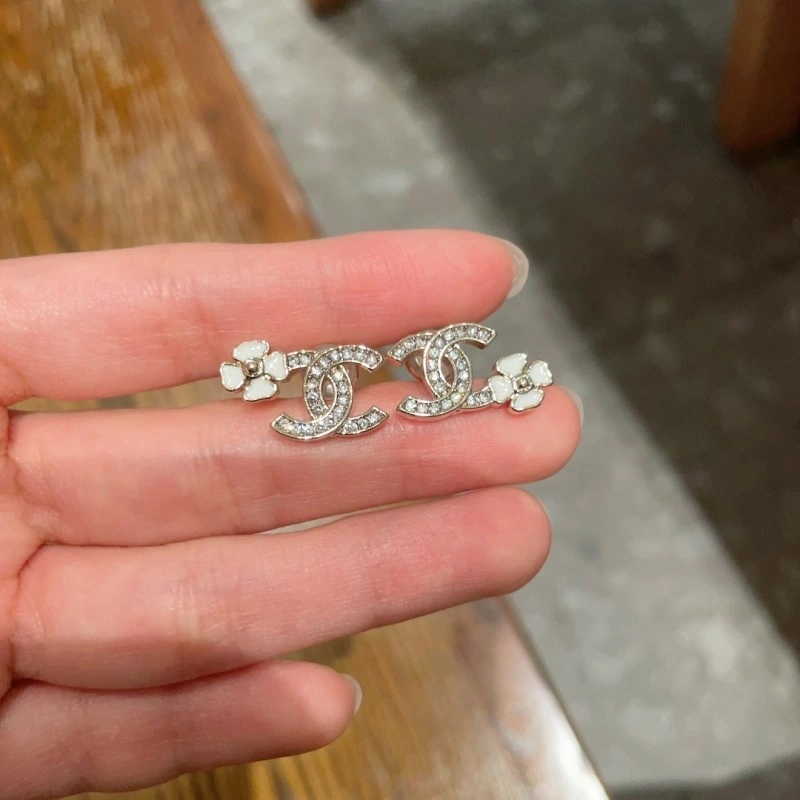 Supportive Chanel Earrings 221149