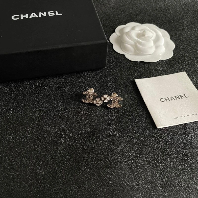 Supportive Chanel Earrings 221149