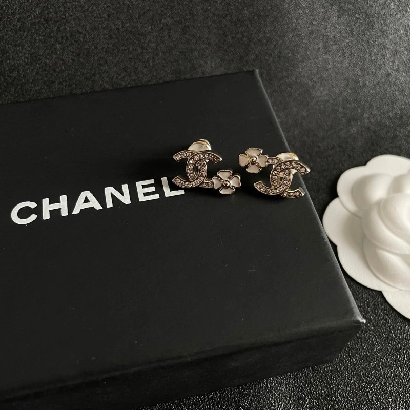 Supportive Chanel Earrings 221149