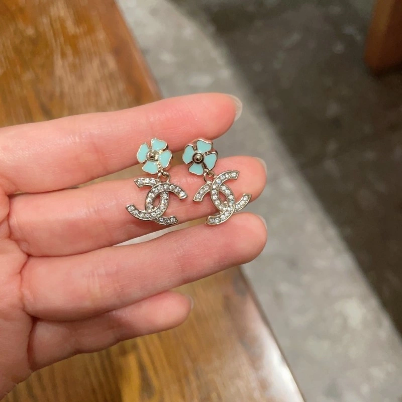 Effortless Chanel Earrings 221172