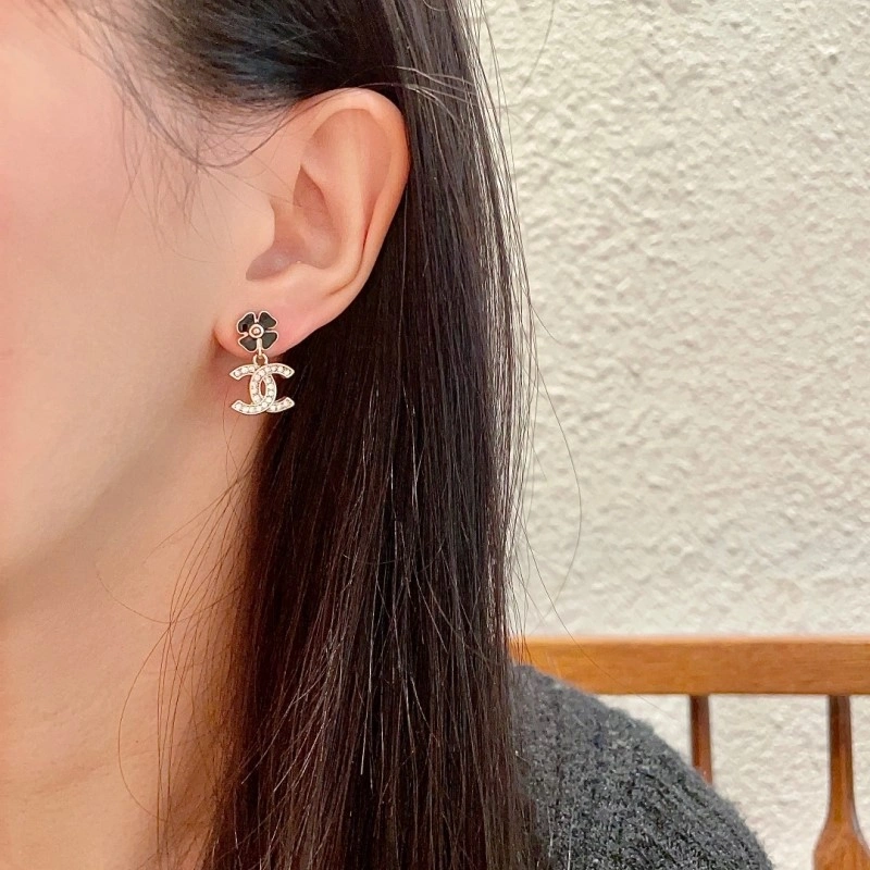 Trendy Chanel Earrings 221167