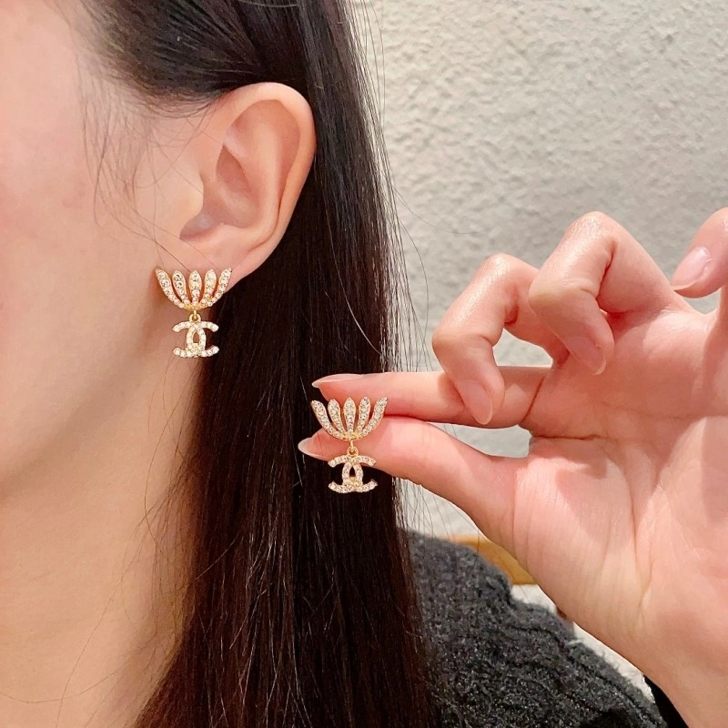 Effortless Chanel Earrings 221147