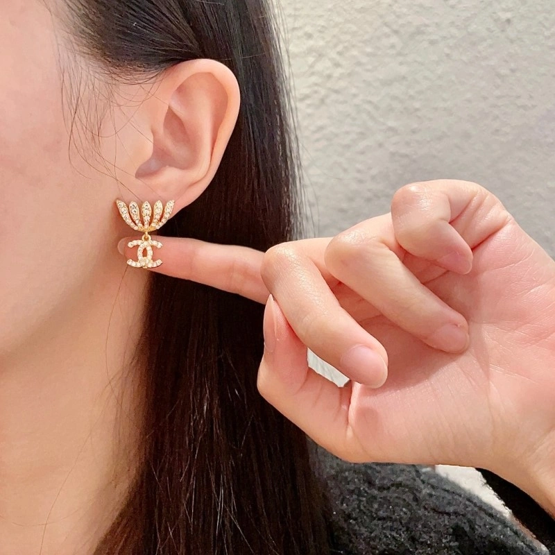 Effortless Chanel Earrings 221147