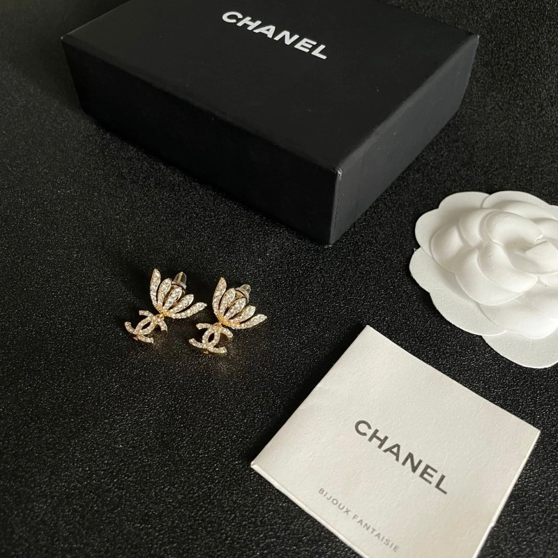 Effortless Chanel Earrings 221147