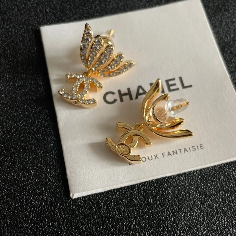 Effortless Chanel Earrings 221147