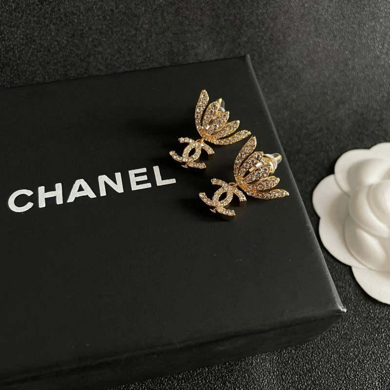 Effortless Chanel Earrings 221147