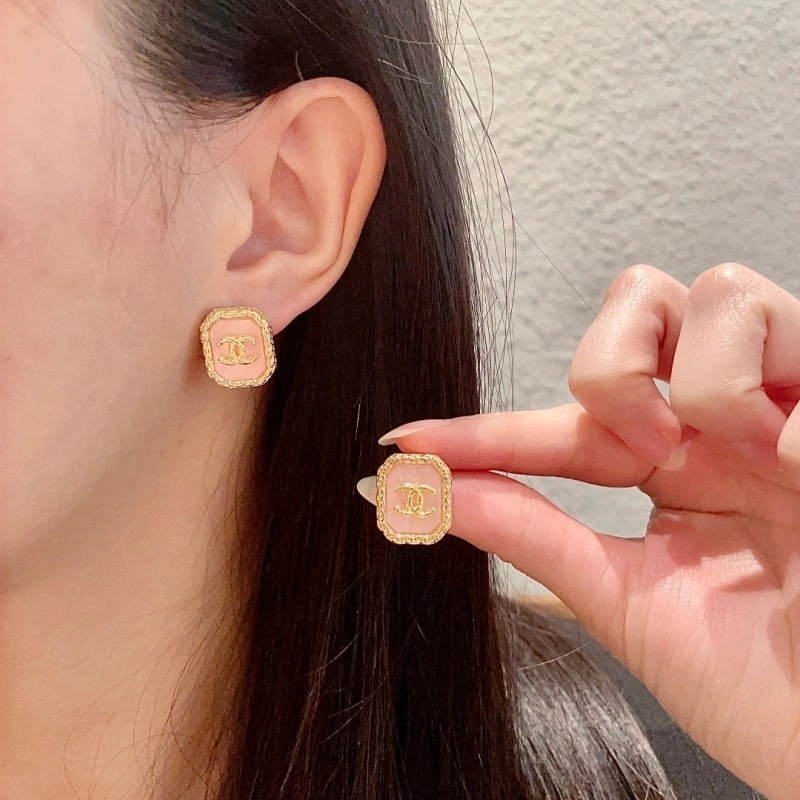 Chanel Earrings Sleek 221115