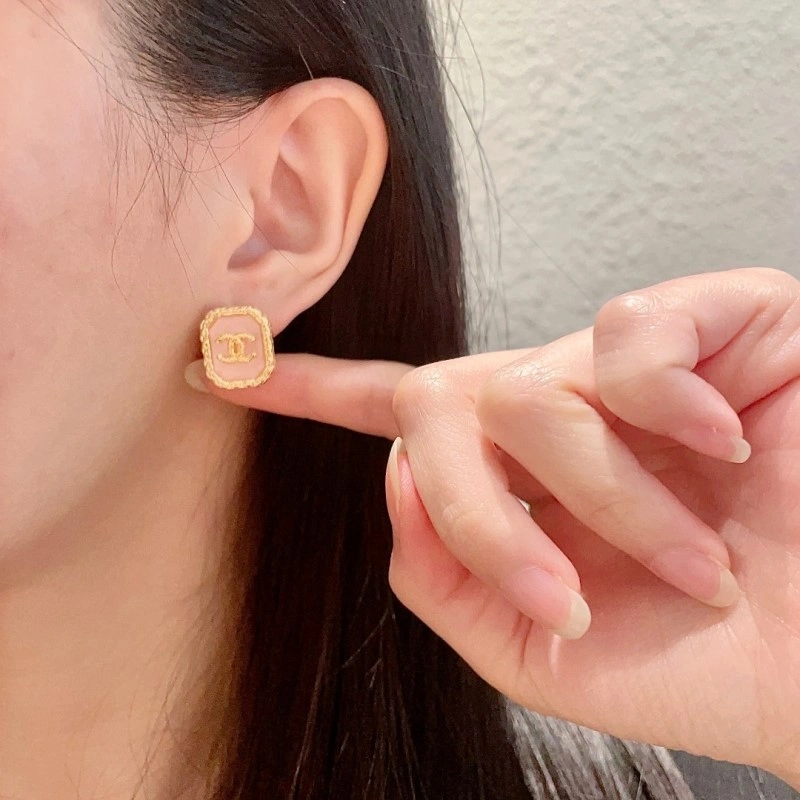 Chanel Earrings Sleek 221115