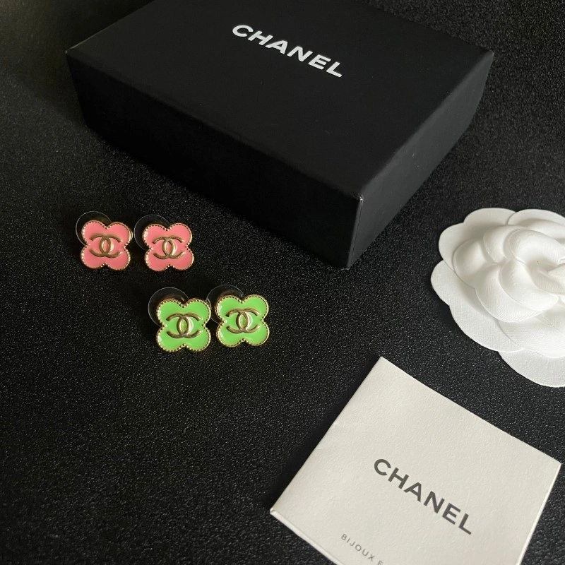 Sleek Chanel Earrings 221112