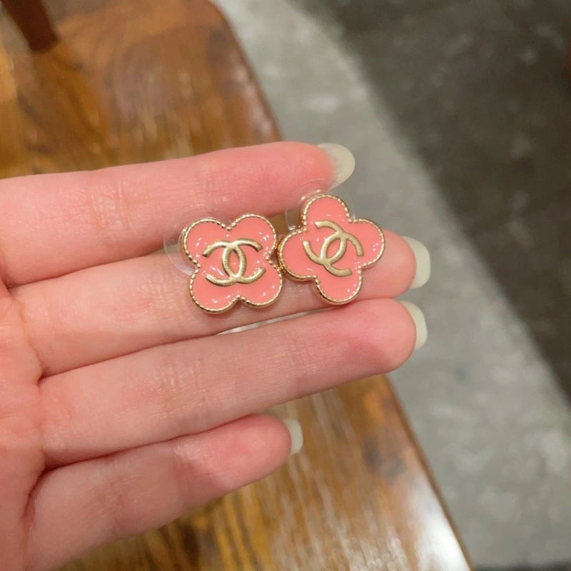 Sleek Chanel Earrings 221112