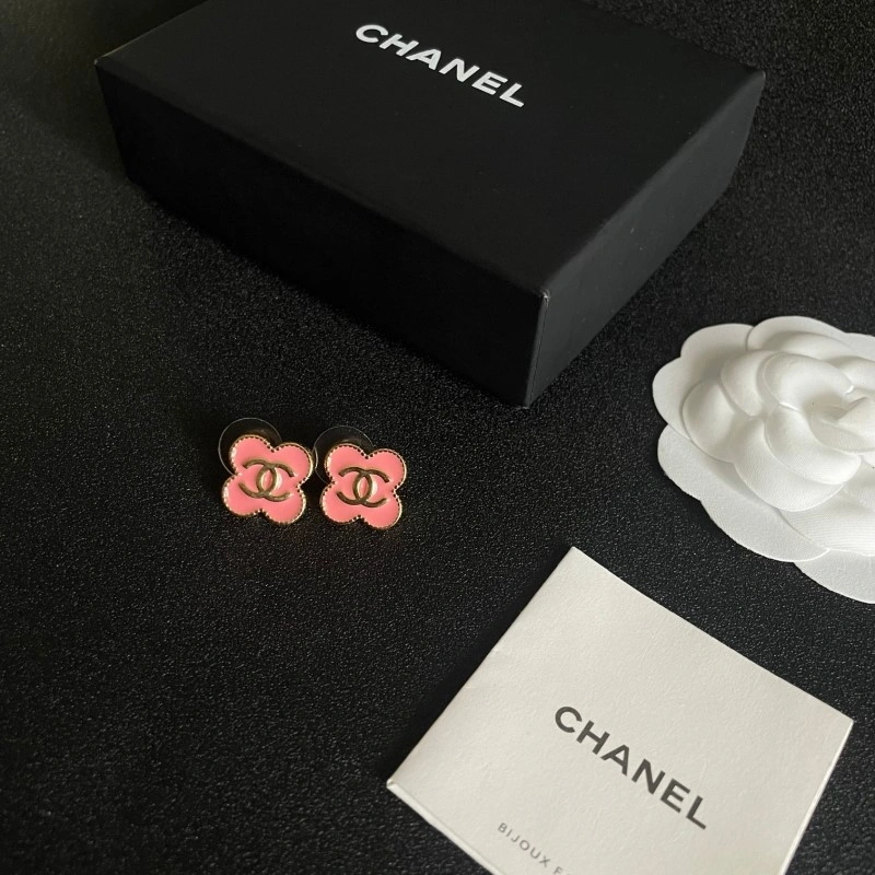 Sleek Chanel Earrings 221112