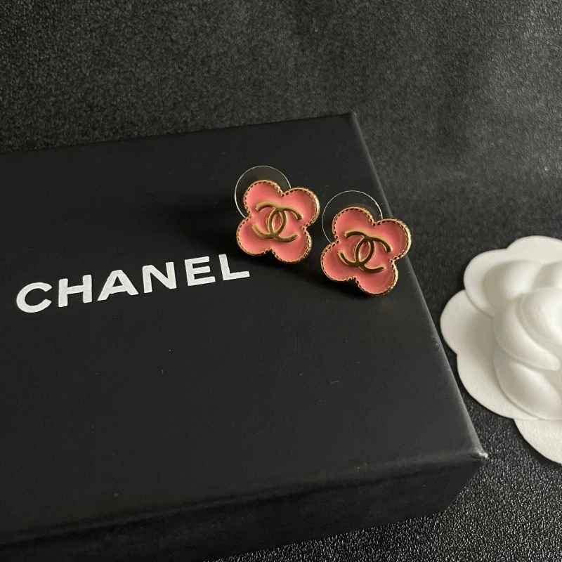Sleek Chanel Earrings 221112