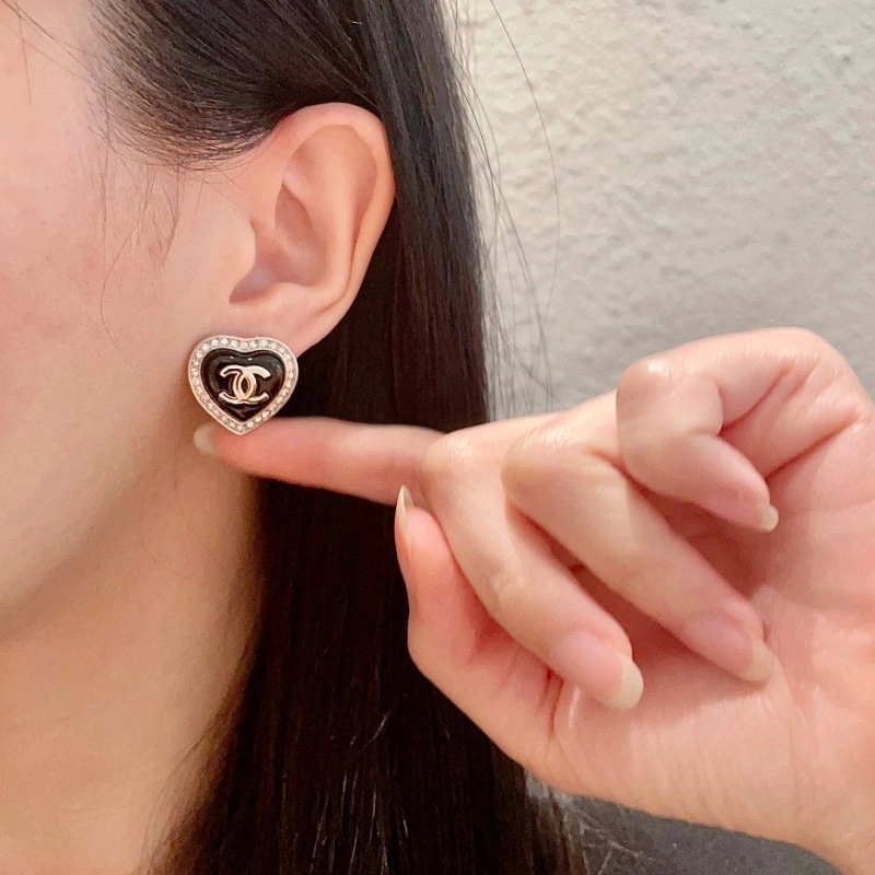 Chanel Earrings Stylish 221125