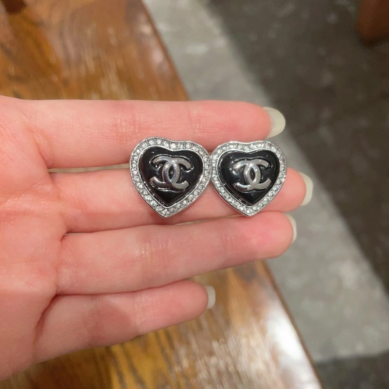Chanel Earrings Stylish 221125