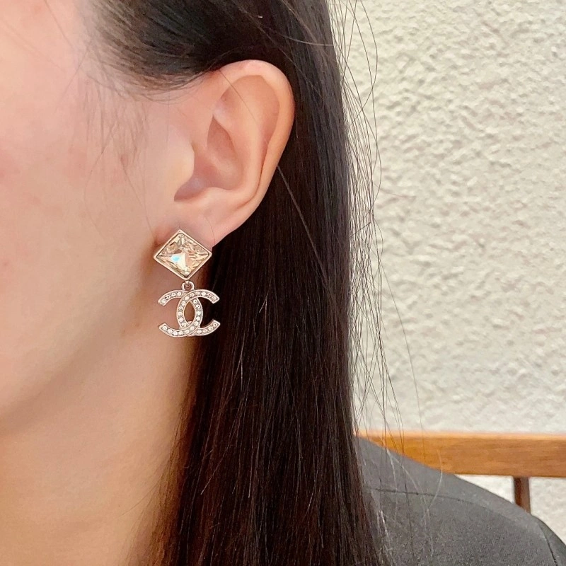 Comfortable Chanel Earrings 221111