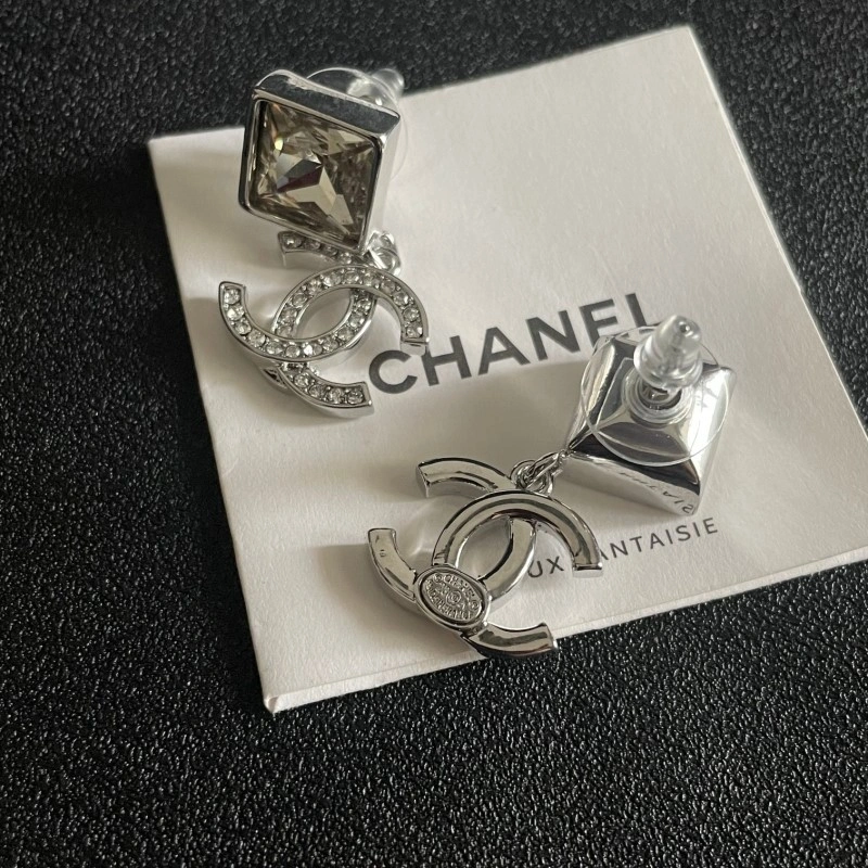 Comfortable Chanel Earrings 221111