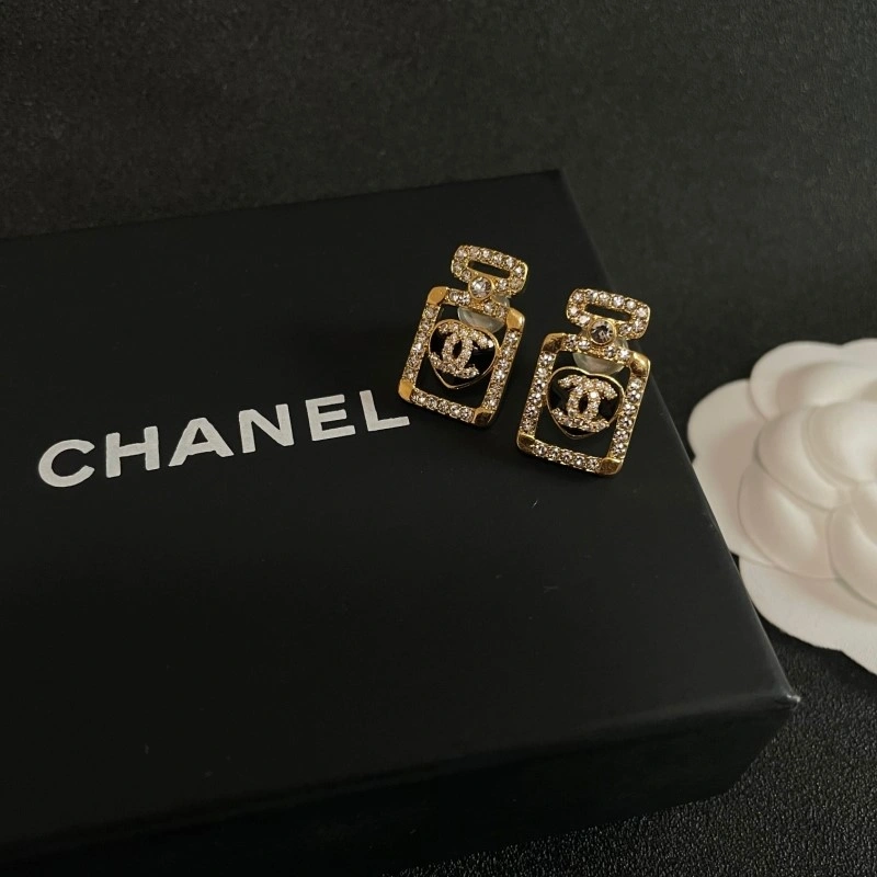 Chanel Earrings Effortless 221116