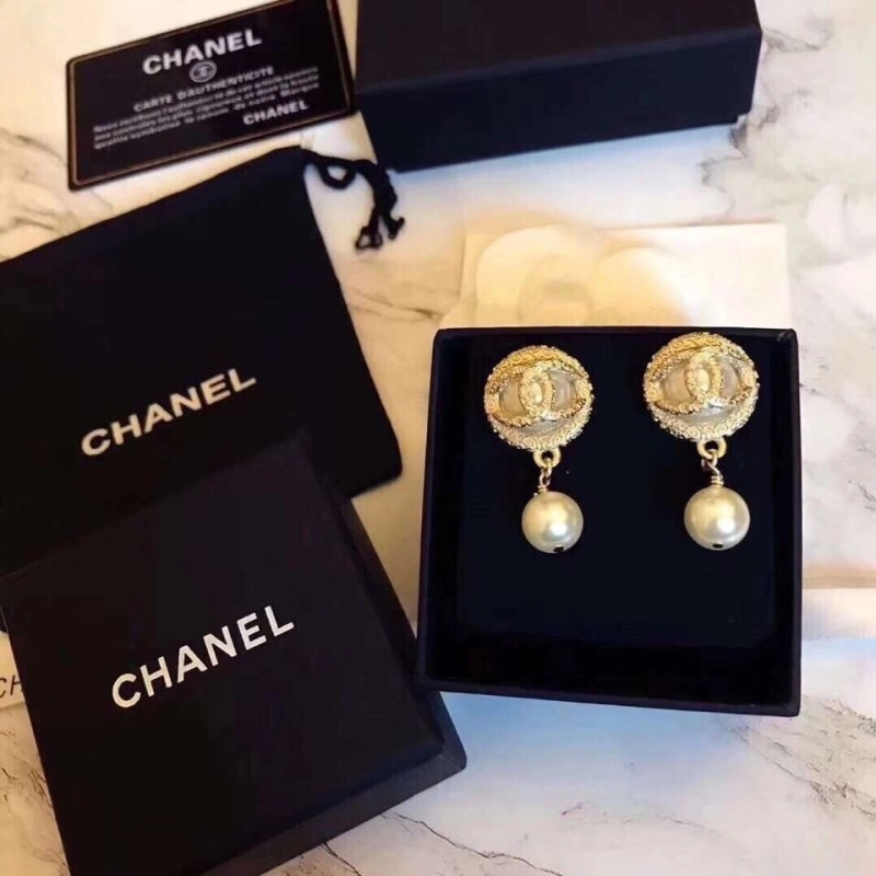 Snug Chanel Earrings 221105