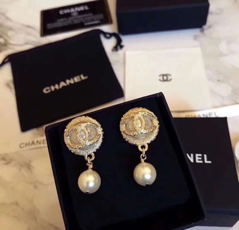 Snug Chanel Earrings 221105