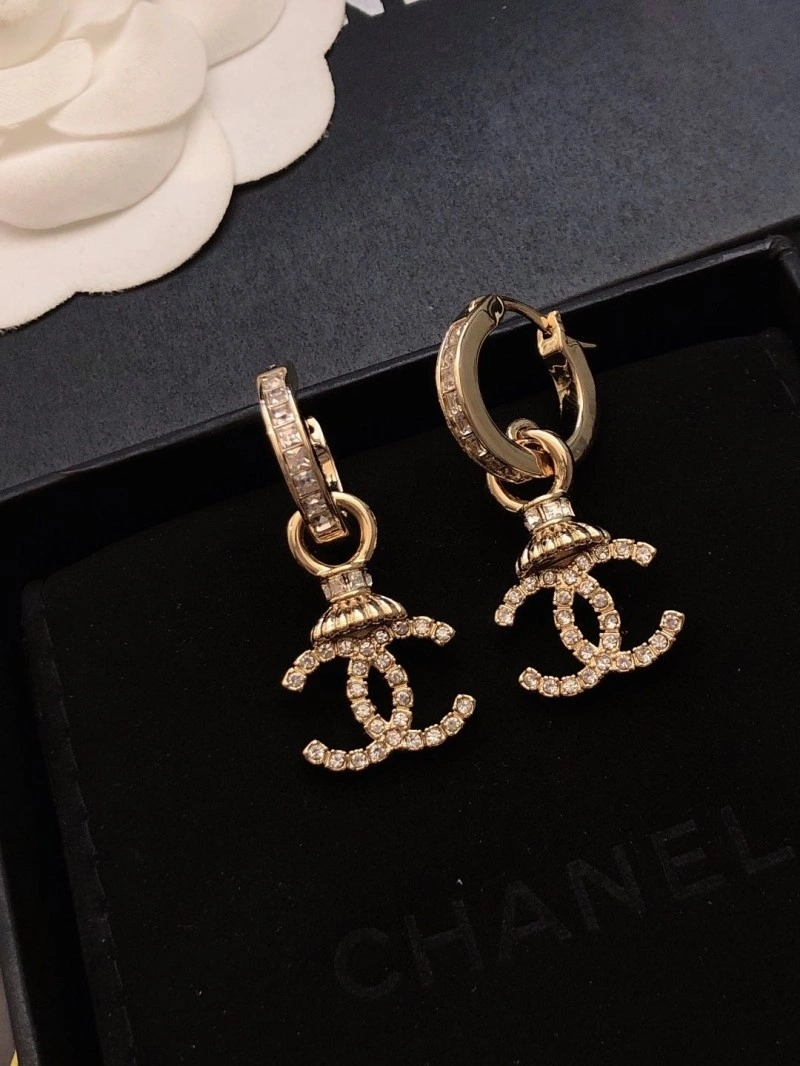 Chanel Earrings Compact 221106