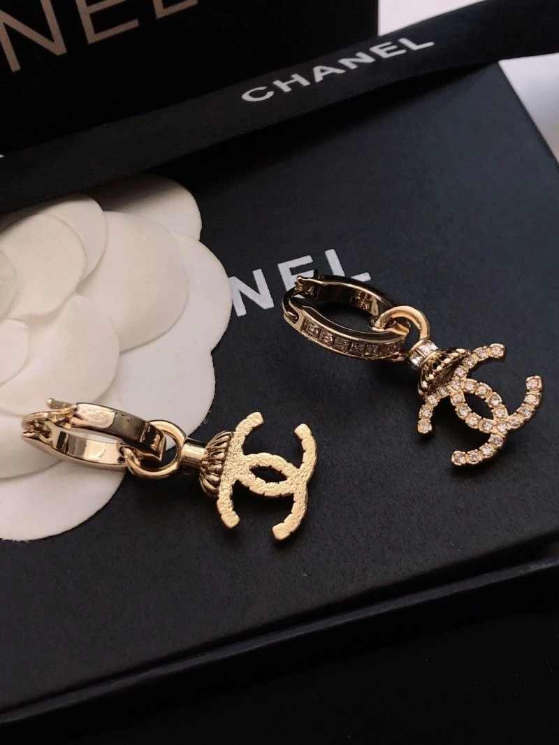Chanel Earrings Compact 221106