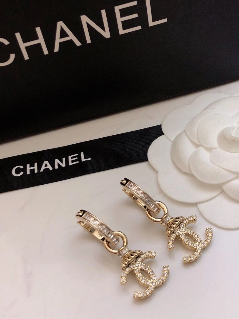 Chanel Earrings Compact 221106