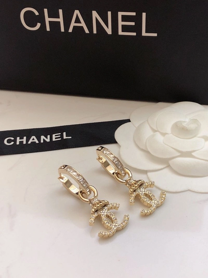 Chanel Earrings Compact 221106