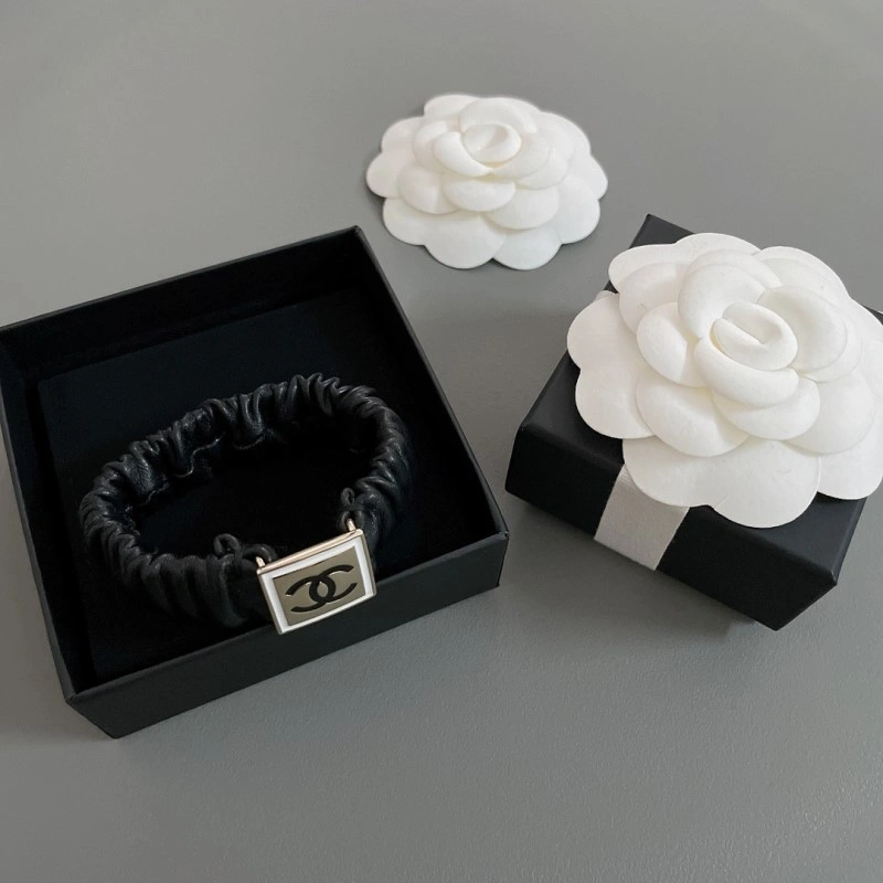 Versatile Chanel Earrings 221094