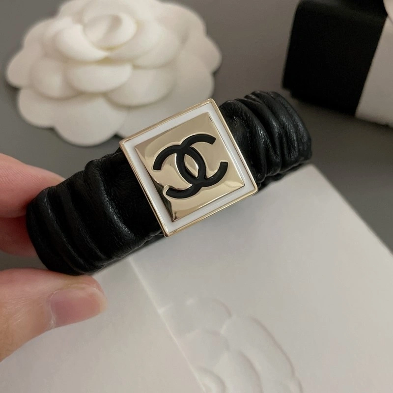 Versatile Chanel Earrings 221094