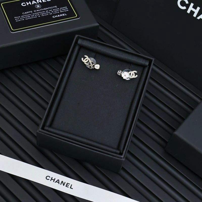 Chanel Earrings Bright 221086
