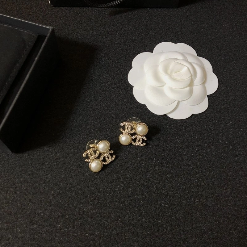 Trendy Chanel Earrings 221080