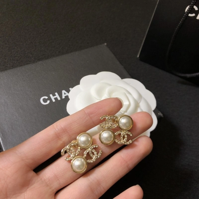 Trendy Chanel Earrings 221080