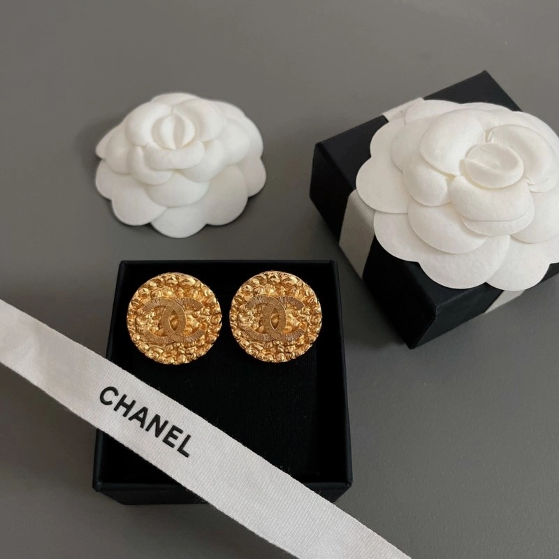 EyeCatching Chanel Earrings 221063