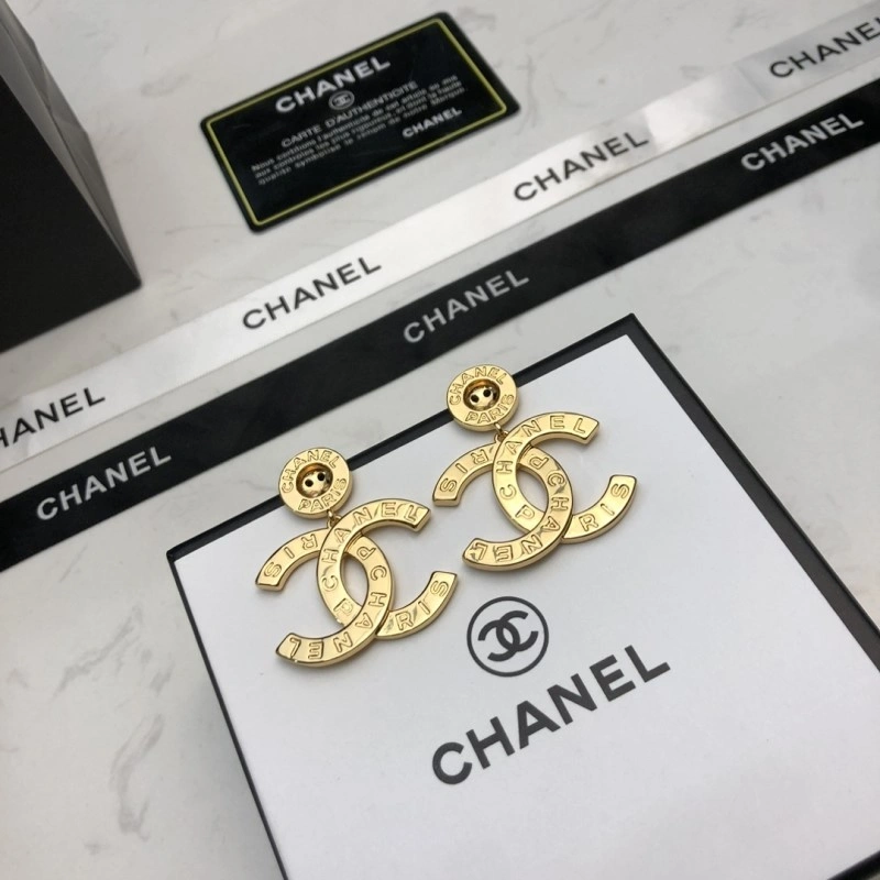 Lightweight Chanel Earrings 221142
