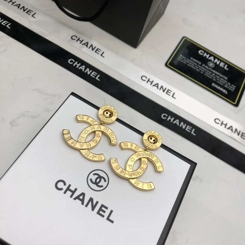 Lightweight Chanel Earrings 221142