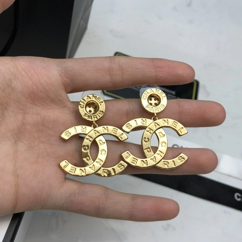 Lightweight Chanel Earrings 221142