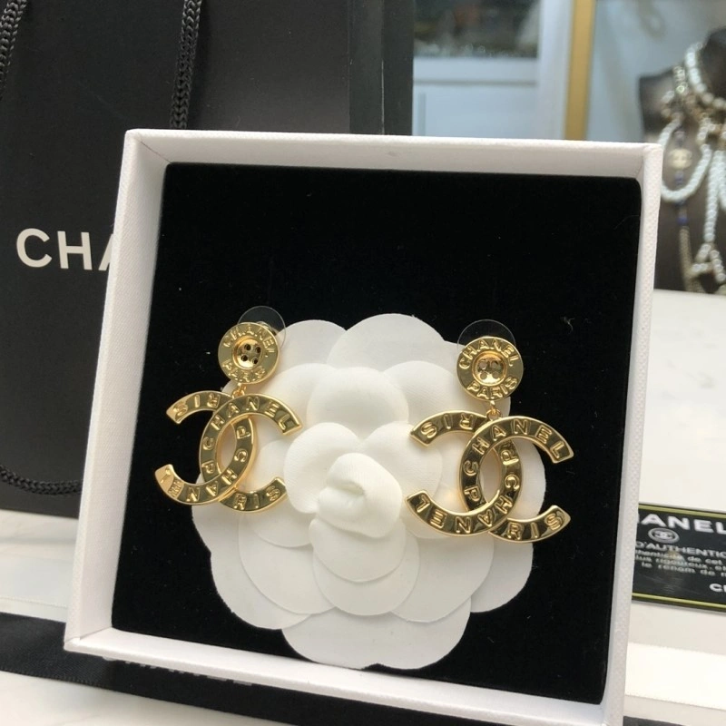 Lightweight Chanel Earrings 221142