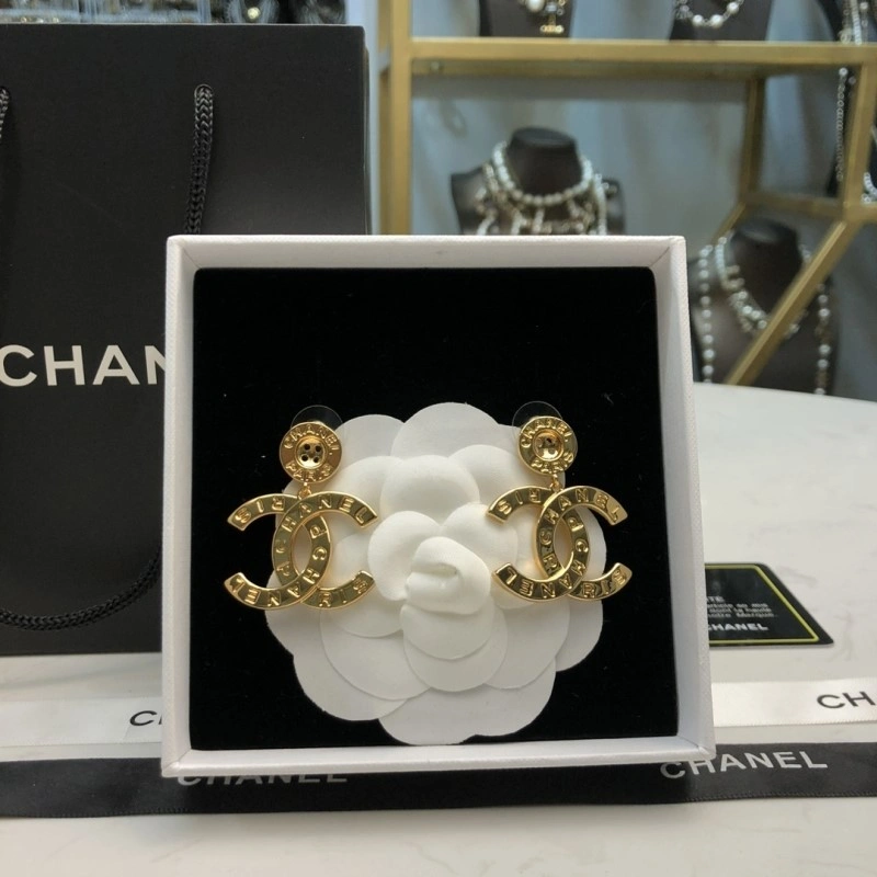 Lightweight Chanel Earrings 221142