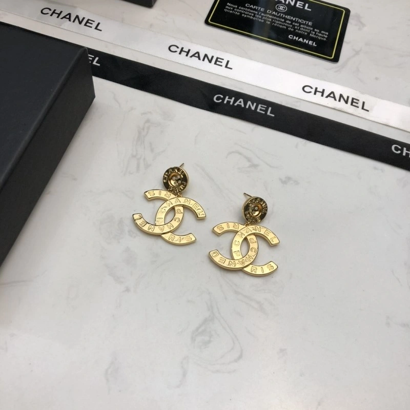 Lightweight Chanel Earrings 221142