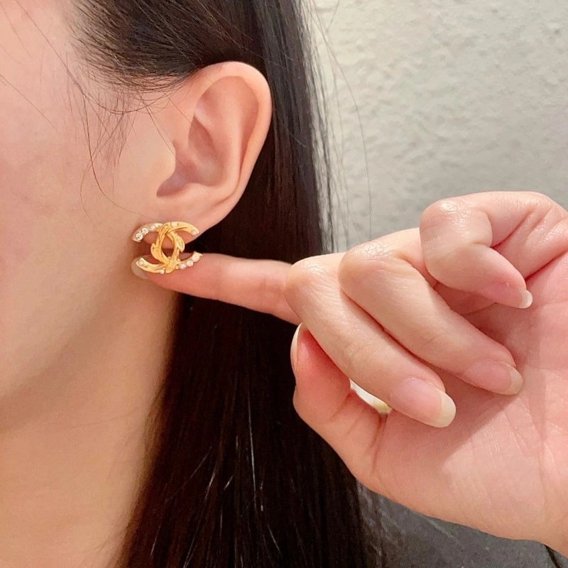 Chanel Earrings MoistureWicking 221044