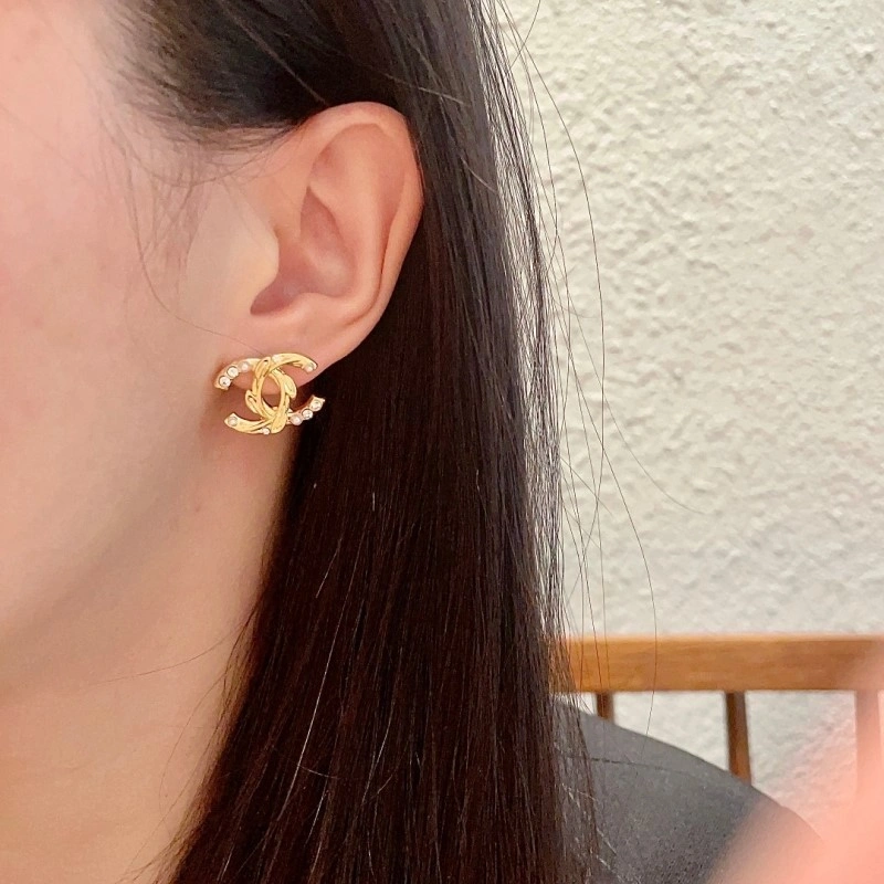 Chanel Earrings MoistureWicking 221044