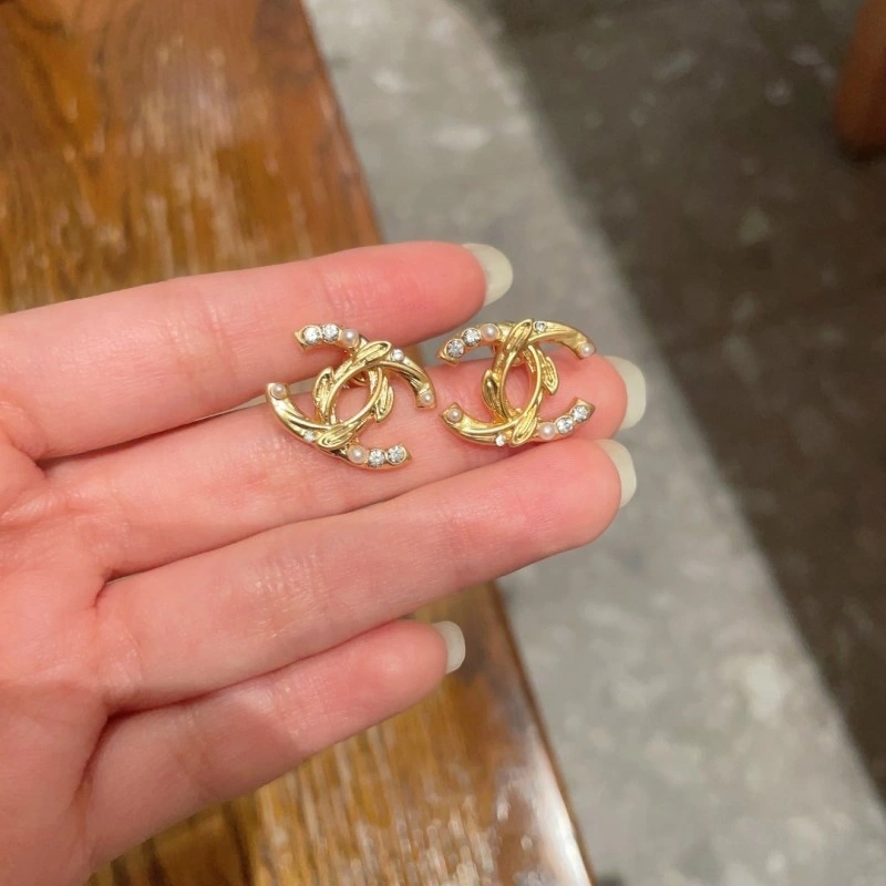 Chanel Earrings MoistureWicking 221044