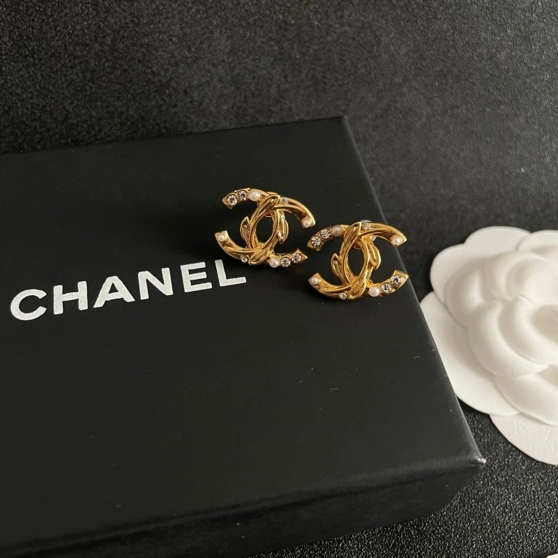 Chanel Earrings MoistureWicking 221044