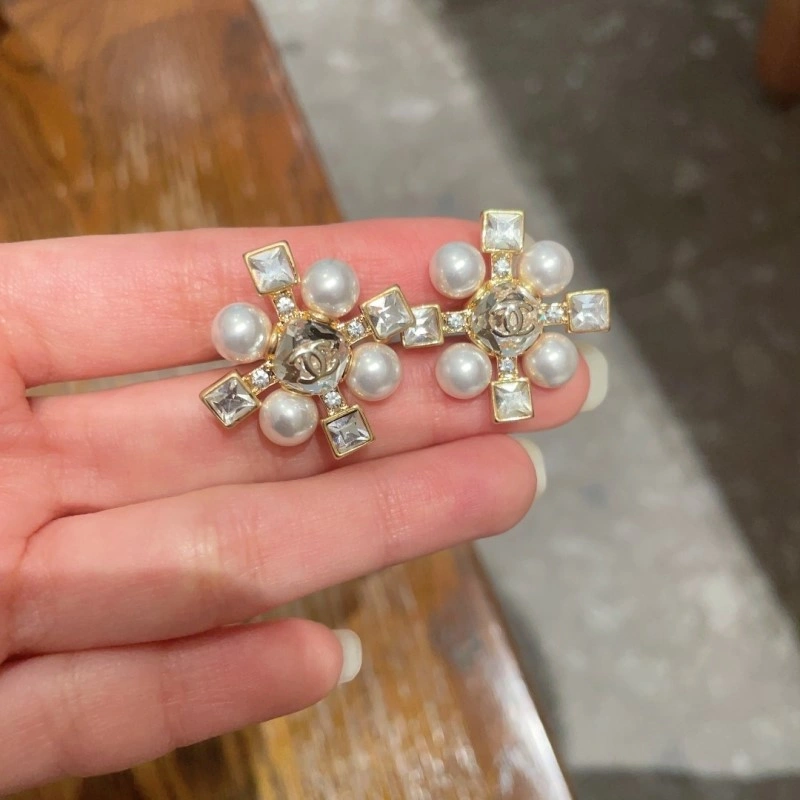 Chanel Earrings Trendy 221035