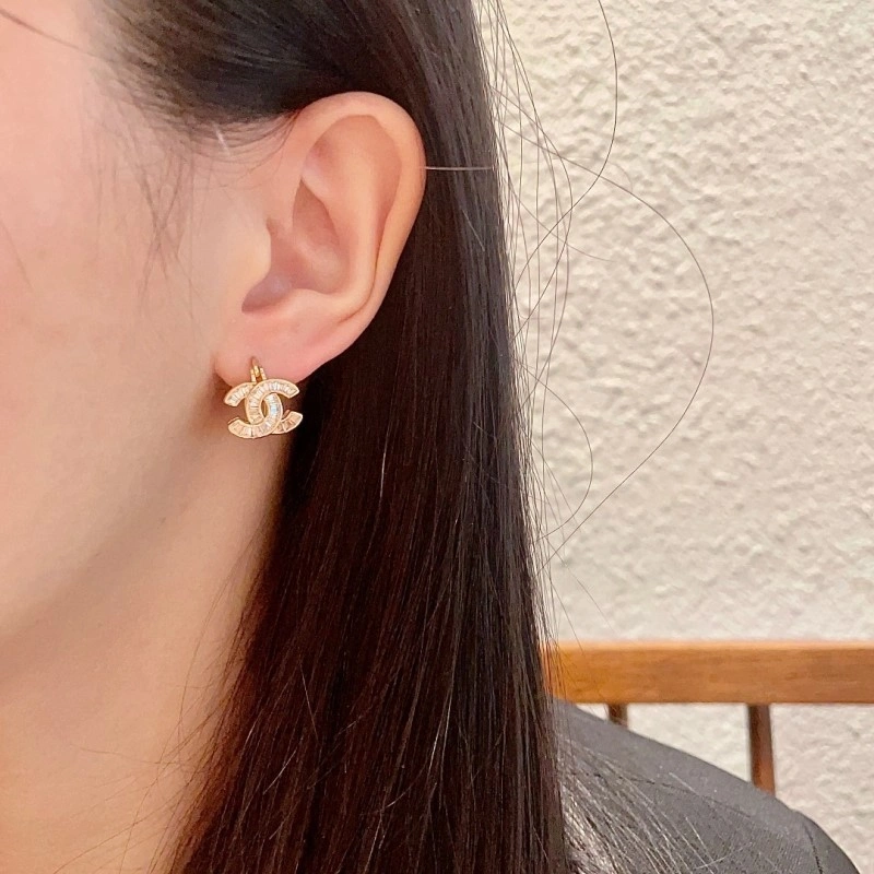 Trendy Chanel Earrings 221028