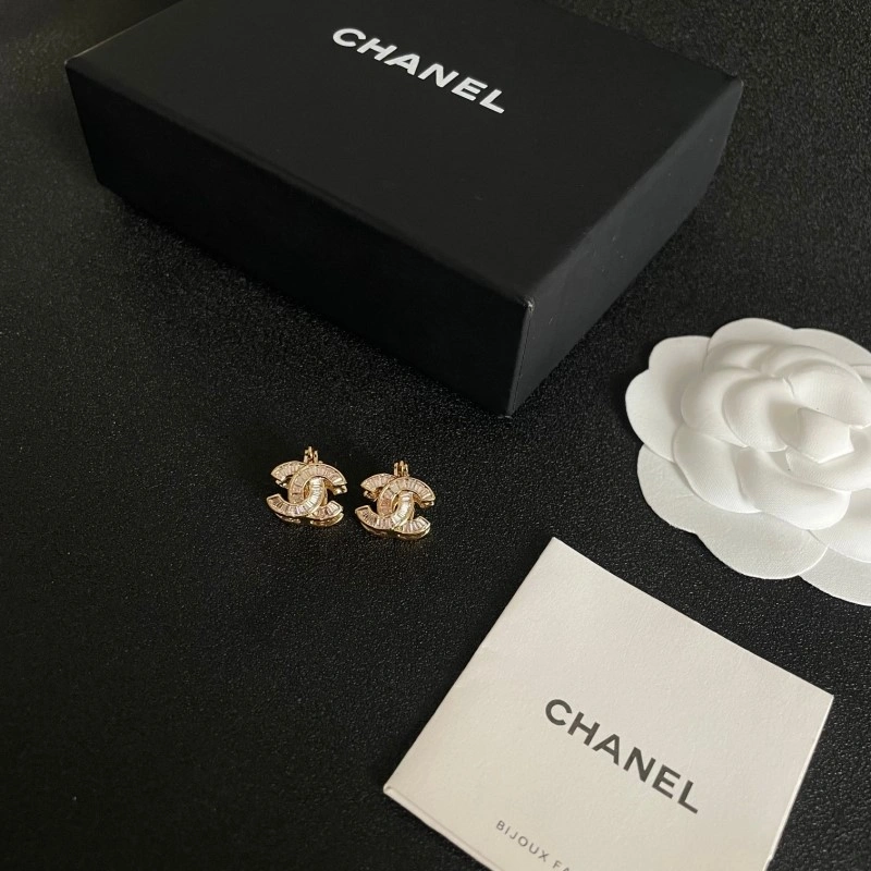 Trendy Chanel Earrings 221028