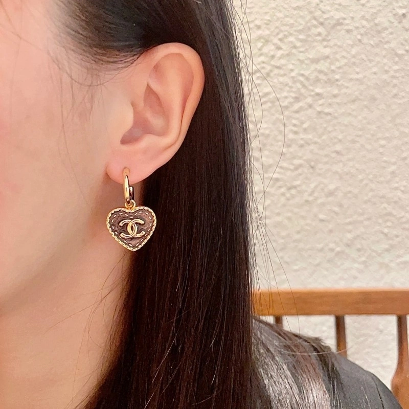 Chanel Earrings Fashionable 221021